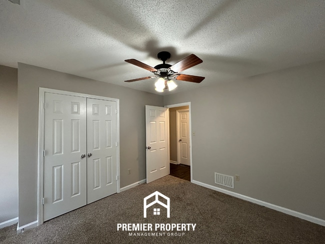 Building Photo - Spacious 3BR/2.5BA Olive Branch Home w/ Vaulted Ceilings, Fireplace, Formal Dining & Fenced Yard