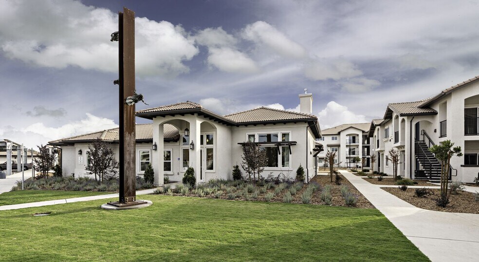 The Emerson 1170 Santa Ana Ave Clovis CA 93612 Apartment Finder