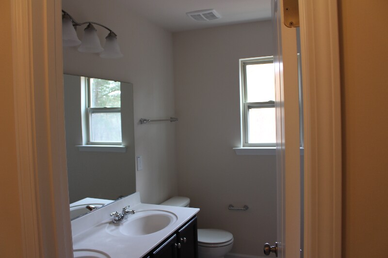 Building Photo - 113 Foxborough Ln