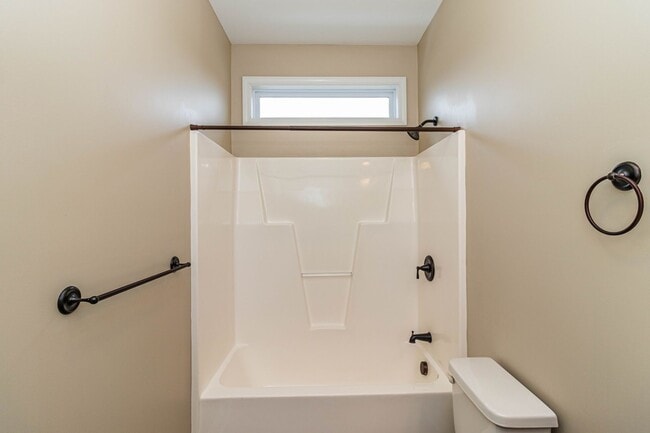 Building Photo - 210 Twilight Dr