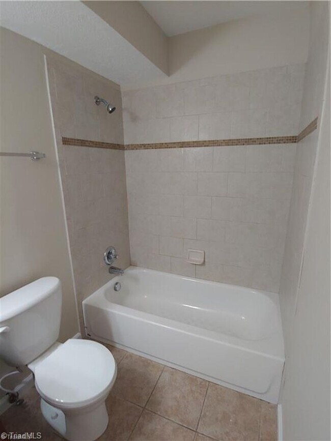 Building Photo - Condo near Guilford College!