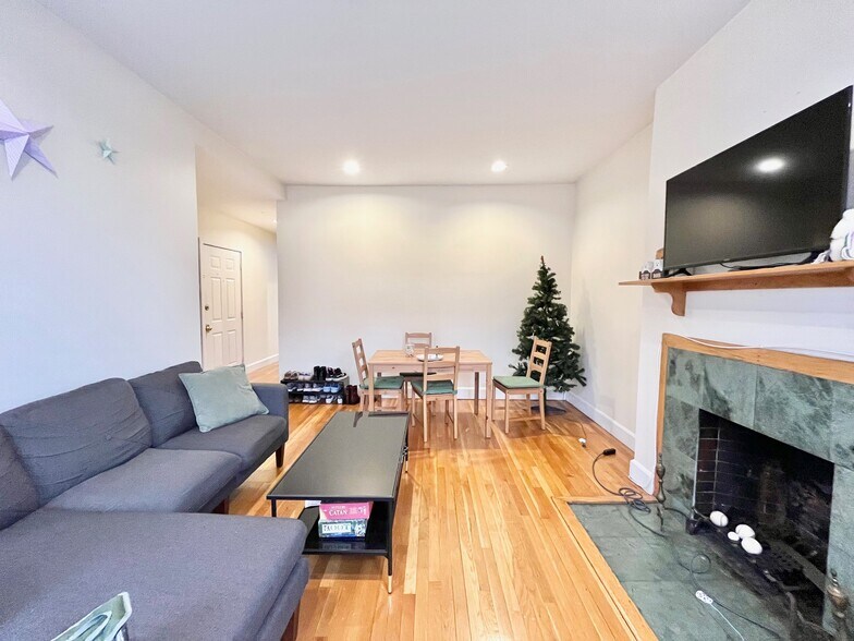 Building Photo - 616 Columbus Ave