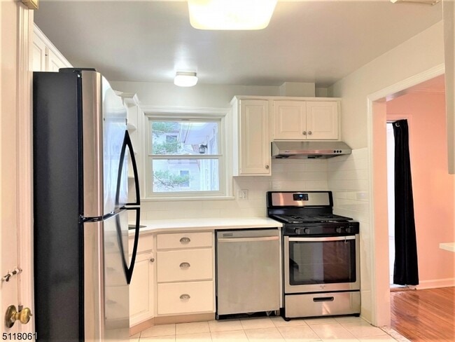 Building Photo - 51 Silver Spring Rd