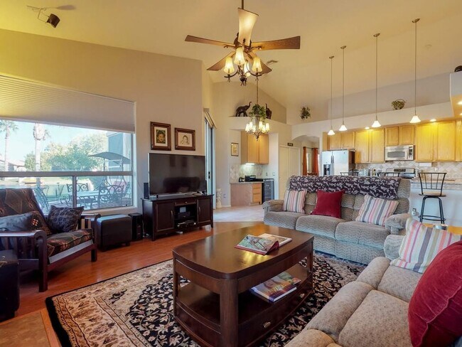 Building Photo - Beautiful Lakefront Home in Ocotillo Lakes...