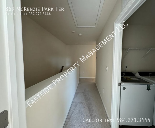 Building Photo - 869 McKenzie Pk Ter