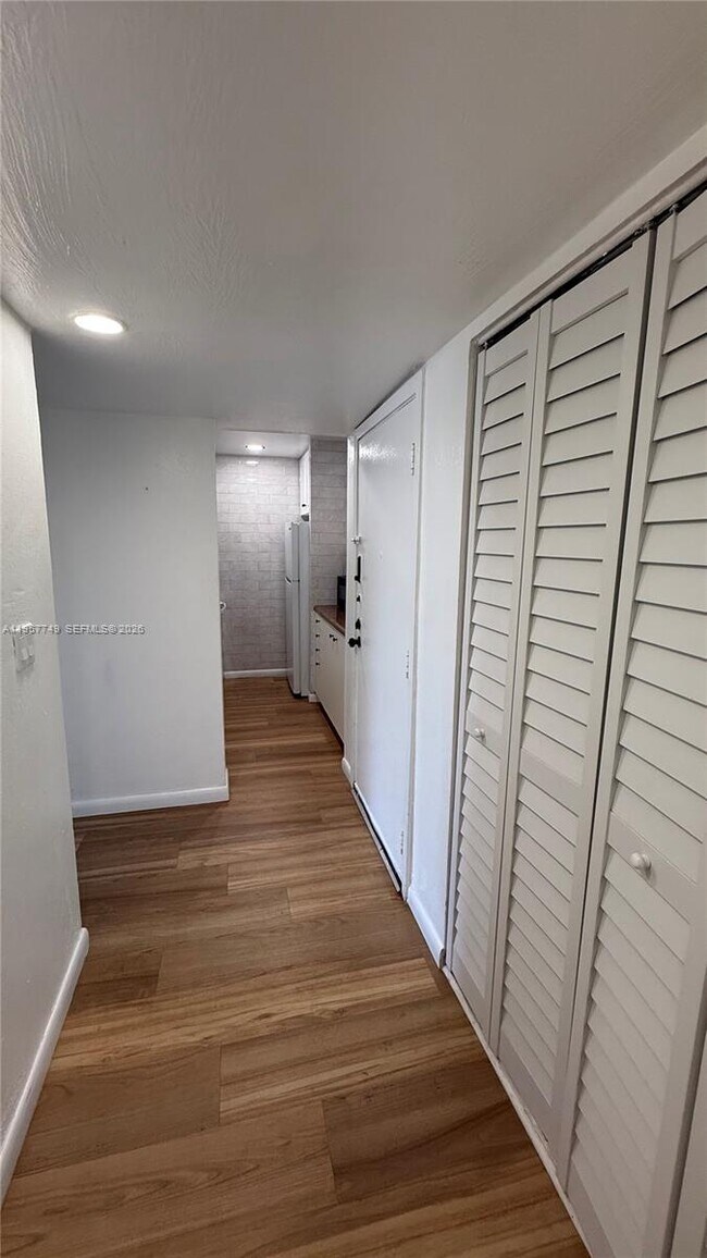 Building Photo - 10400 SW 108th Ave