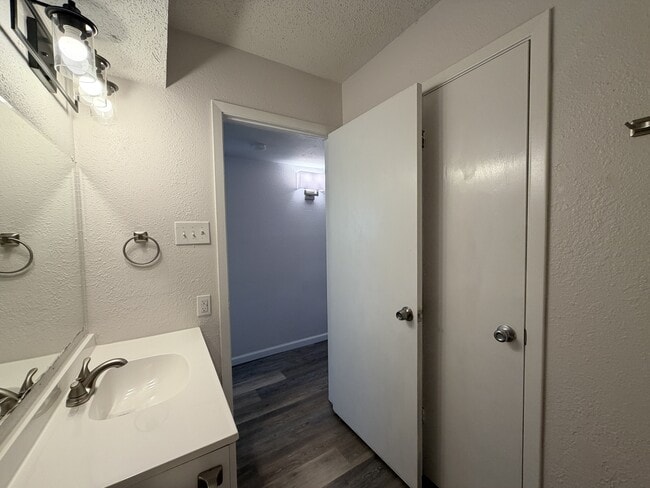 Building Photo - 3704 La Paz Dr