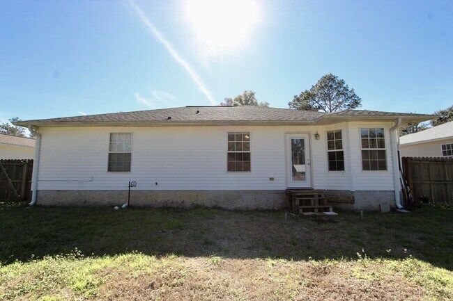 Building Photo - 3151 Forrest Ave