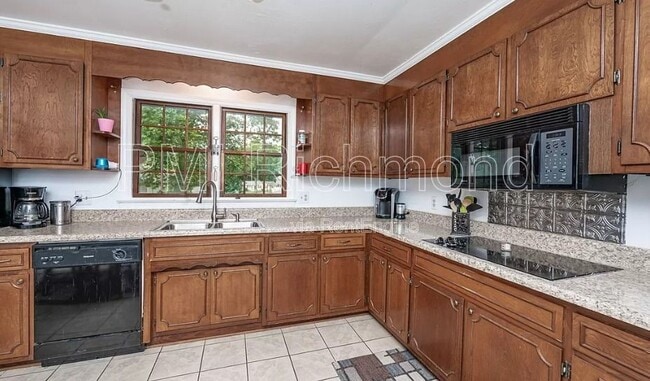 Building Photo - 304 Windmere Dr