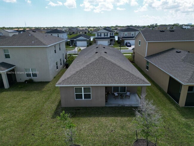 Building Photo - 10770 SW Vasari Way