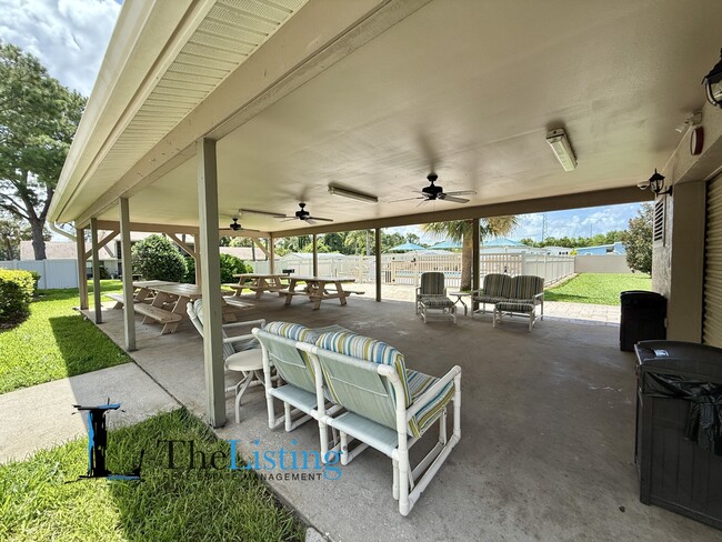 Building Photo - 2131 Ridge Rd
