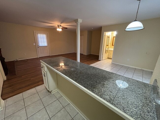 Building Photo - Studio Apartment