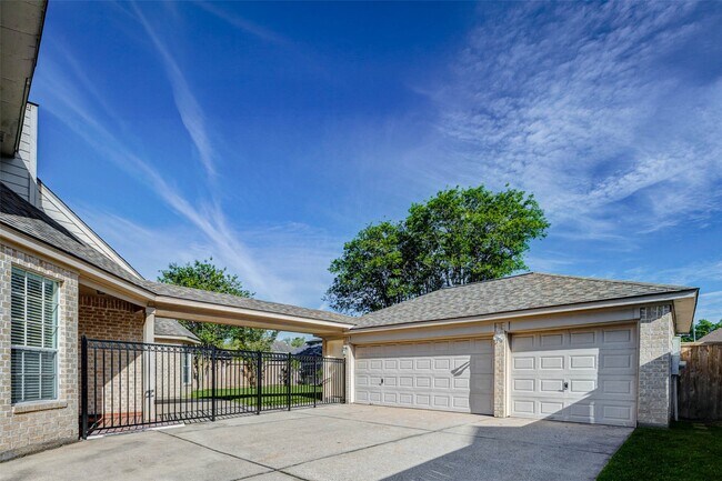 Building Photo - 12906 Silent Shore