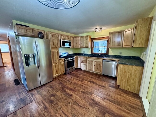 Building Photo - 3-Bedroom Country Home on Nearly 5 Acres with Detached Garage