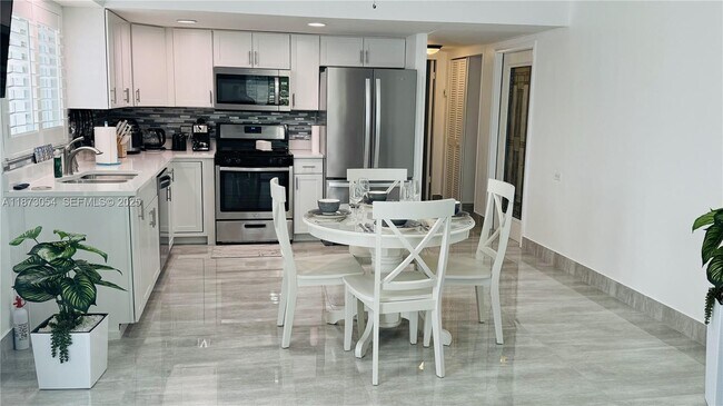 Building Photo - 443 4th Rd