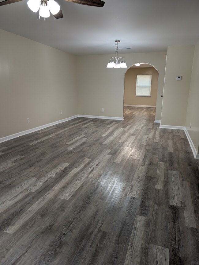 Building Photo - 809 Welworth St