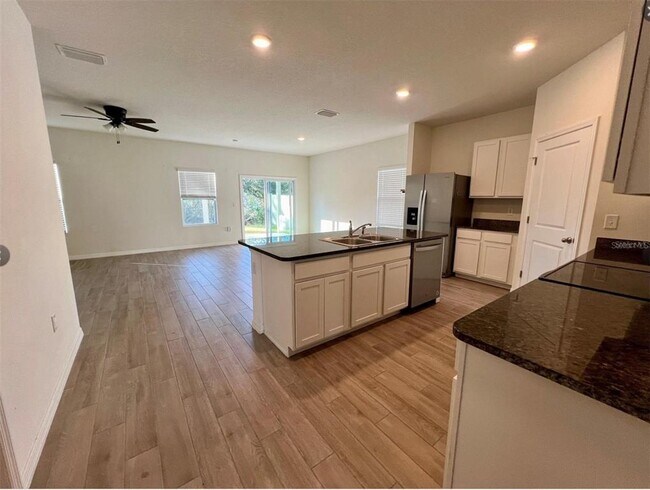 Building Photo - 6032 SW 84th St