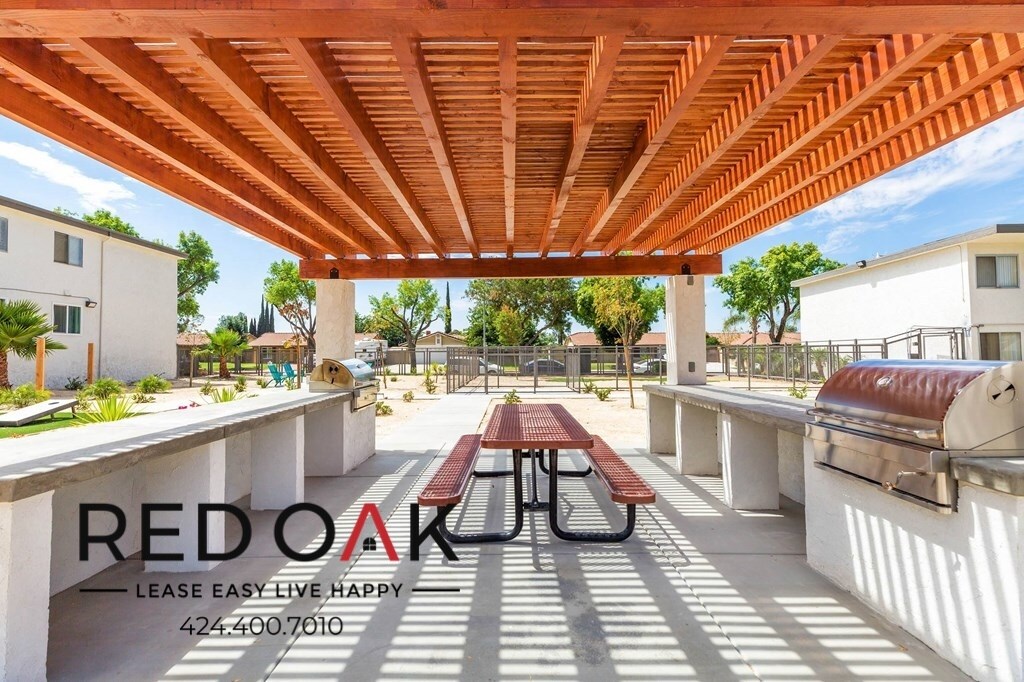 Building Photo - 13325 Heacock St