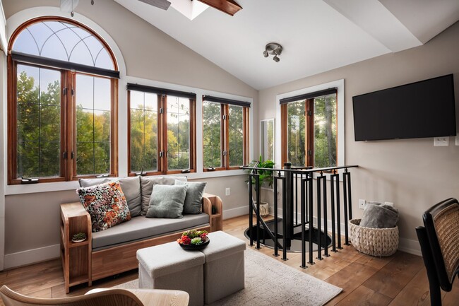 Building Photo - 730 Bennys Bch Rd