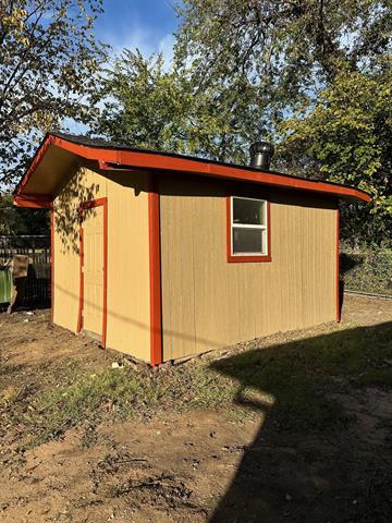 Building Photo - 111 W Avenue D