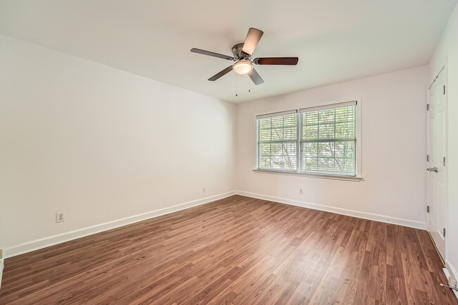 Building Photo - 2232 Dunseath Ave NW