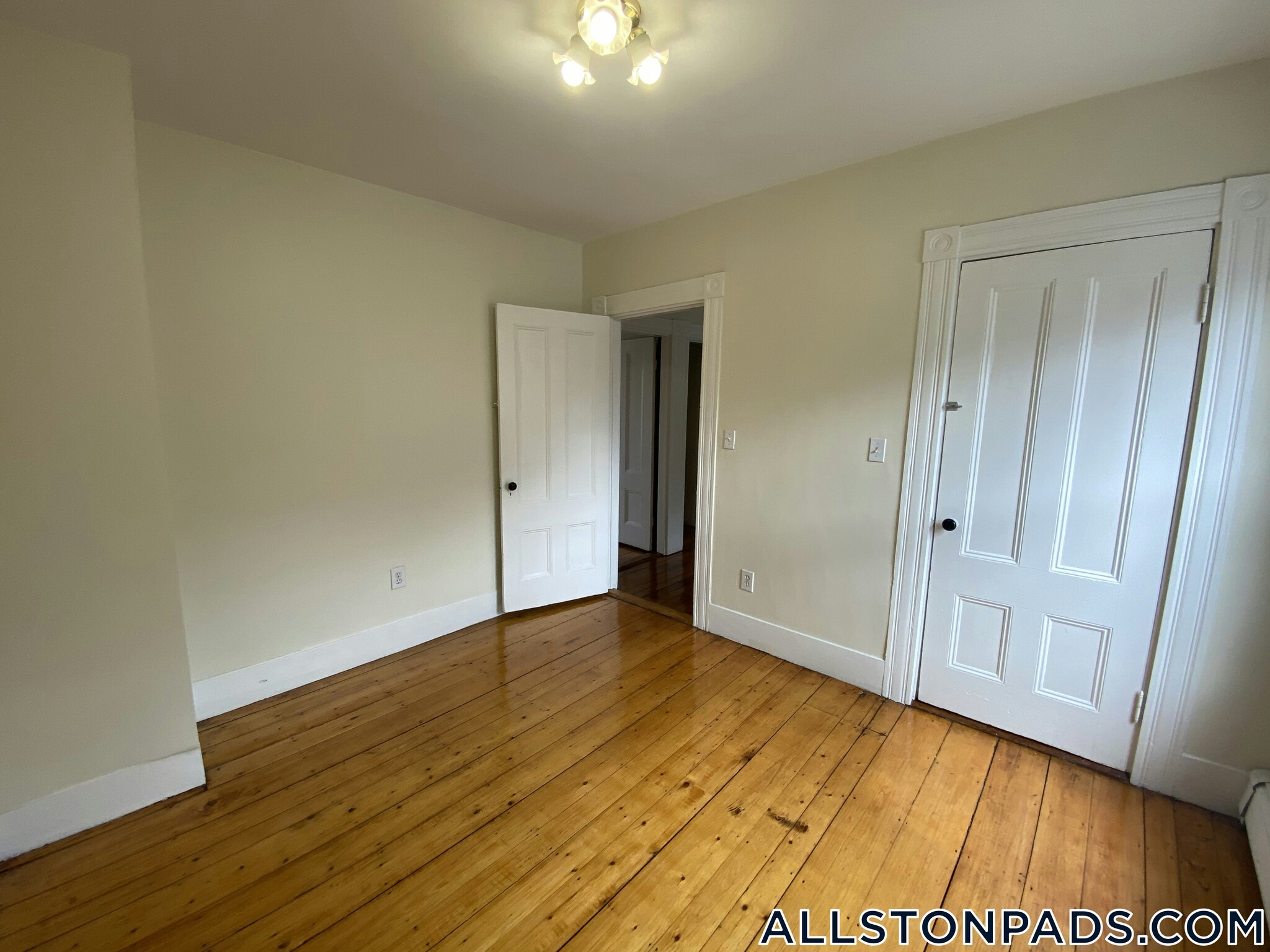 Building Photo - 25 Everett St