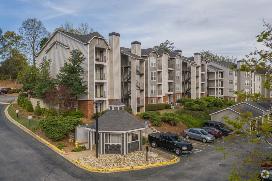Primary Photo - The Clarion Apartments