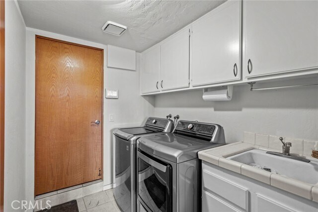 Building Photo - 4 Woodhaven Dr