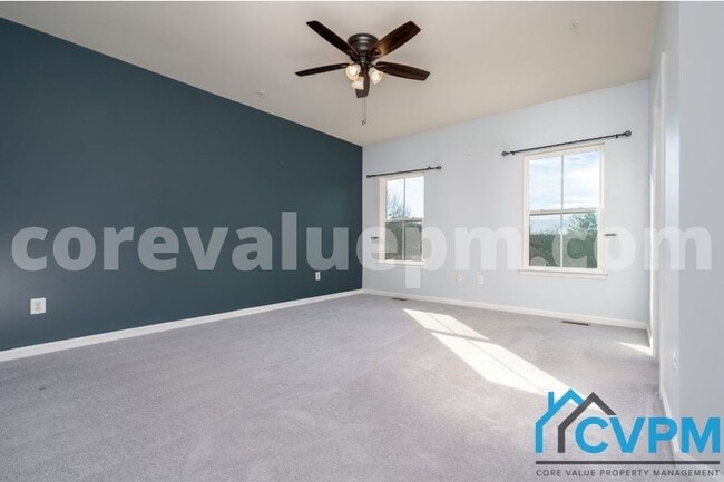 Building Photo - 584 Fox River Hills Way