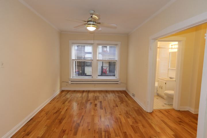 Building Photo - 457 W Melrose