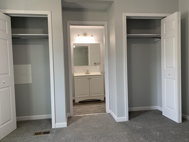 Building Photo - 800 Mill St