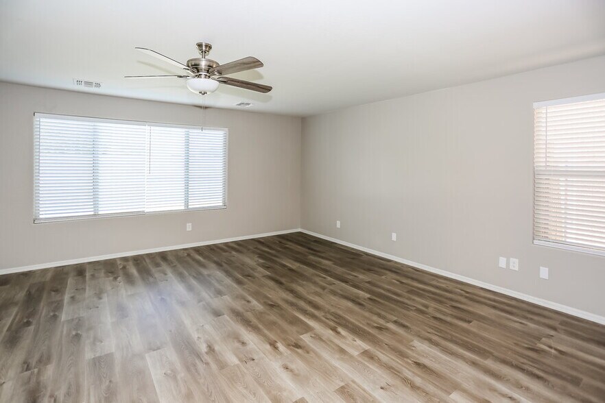 Building Photo - 12116 W Range Mule Dr