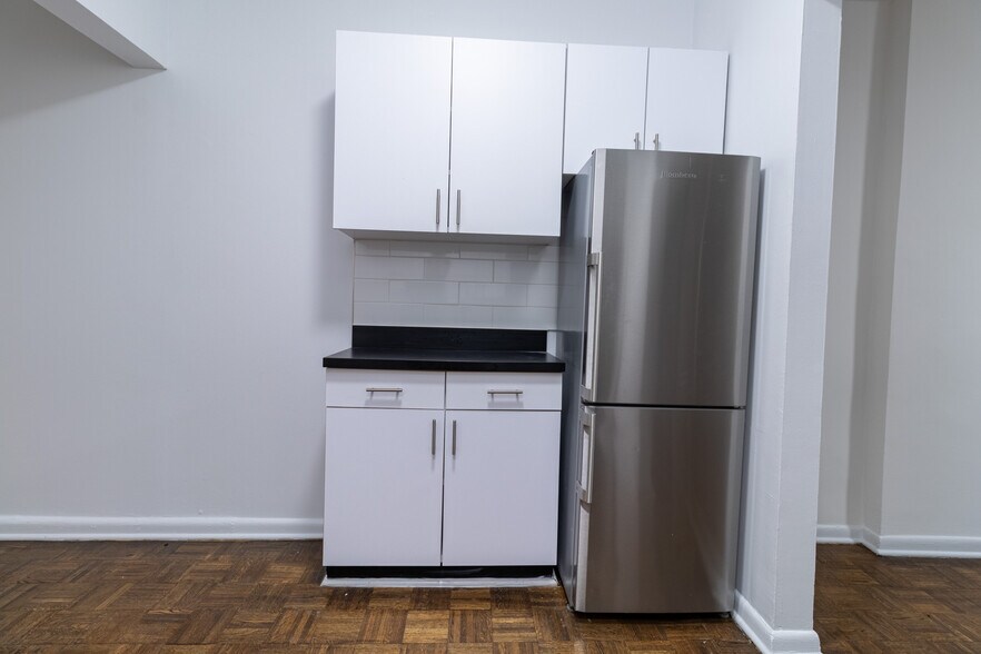 Building Photo - 328 E 30th St