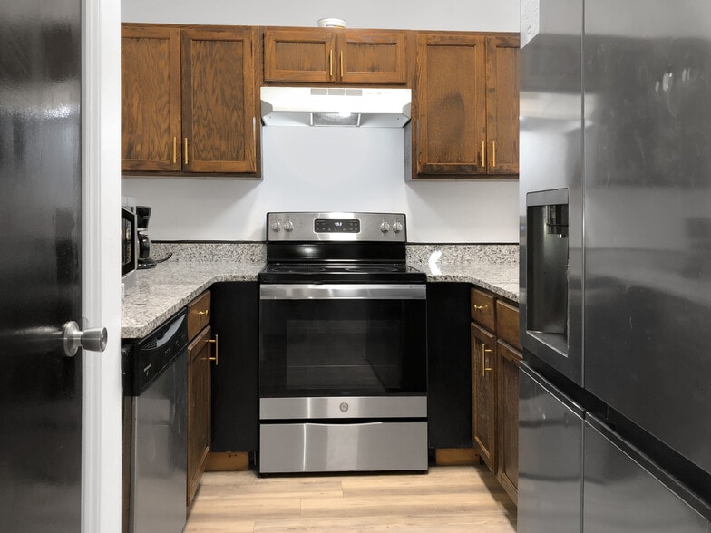 Kitchen - 4220 Wilshire Blvd