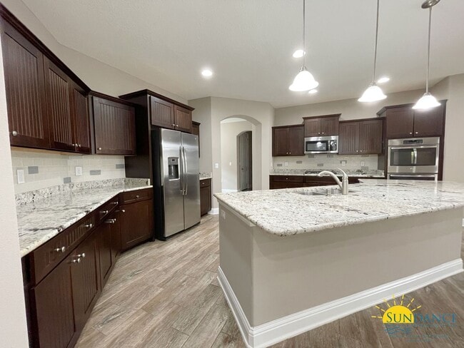 Building Photo - Gorgeous 4 Bedroom Home in Shalimar