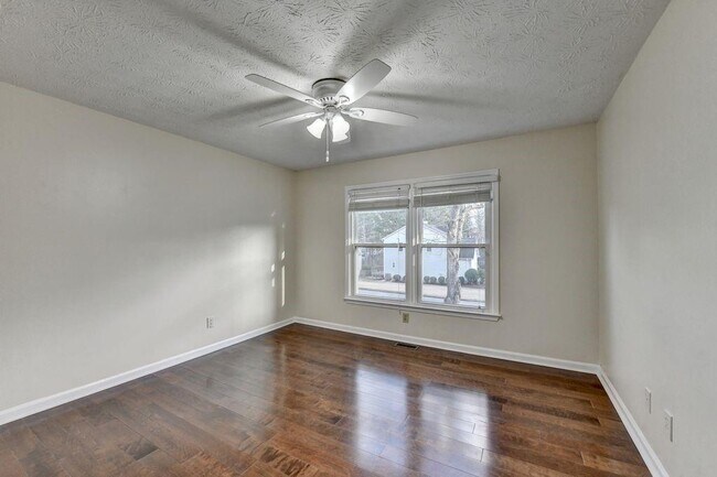 Building Photo - 200 Pine Bridge Trail