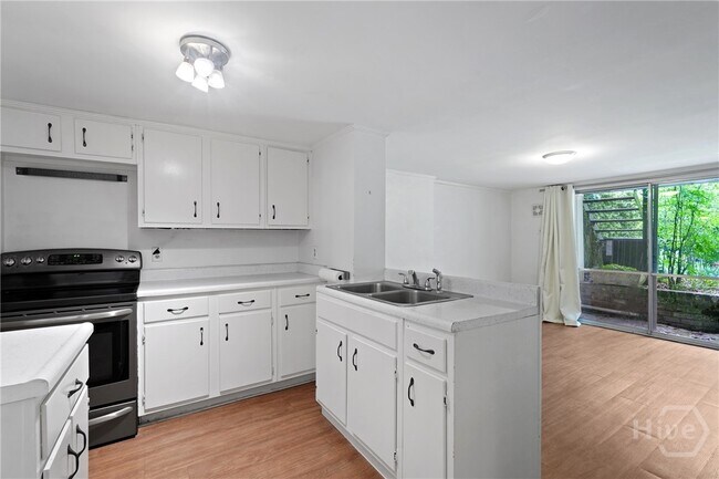 Building Photo - 207 E Charlton St