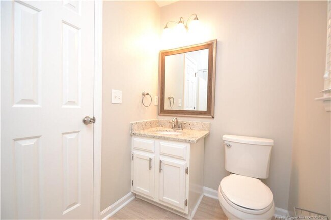 Building Photo - 712 Penncross Dr