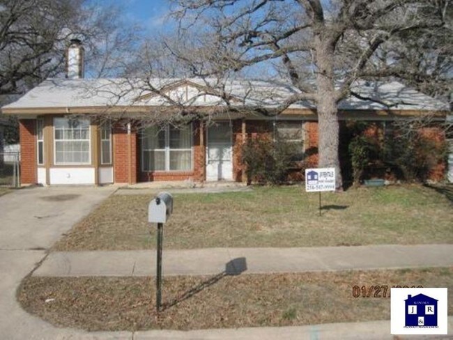 Primary Photo - 2412 Post Oak Ave