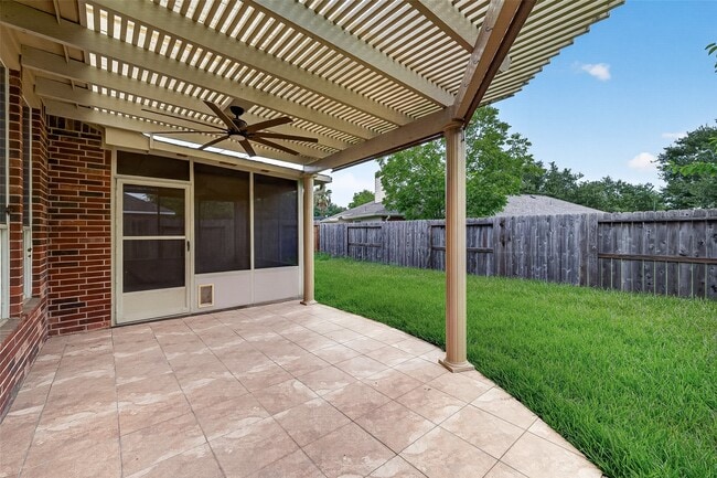 Building Photo - 24222 Lake Path Cir