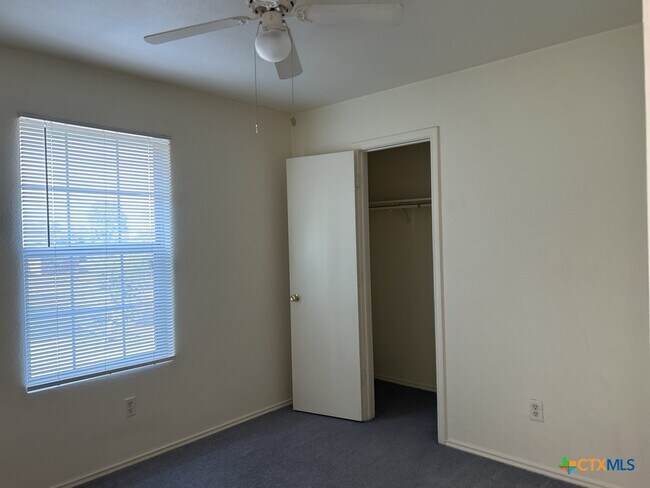 Building Photo - 4005 Doraine Ct