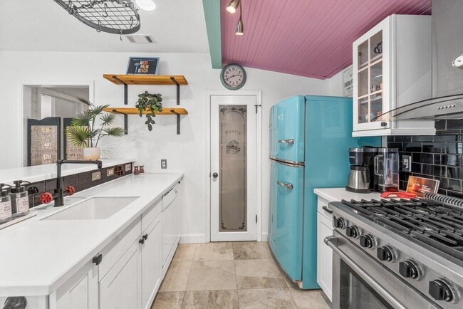 Building Photo - 1911 Parker Ave