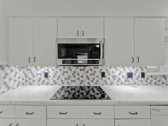 Building Photo - 7315 Debbe Dr
