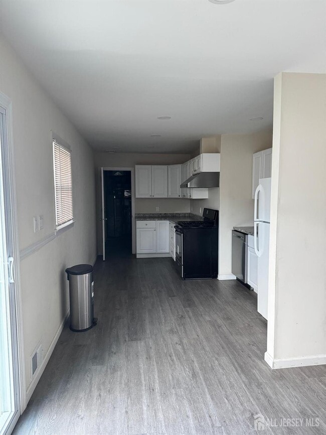 Building Photo - 3 Joyce Dr