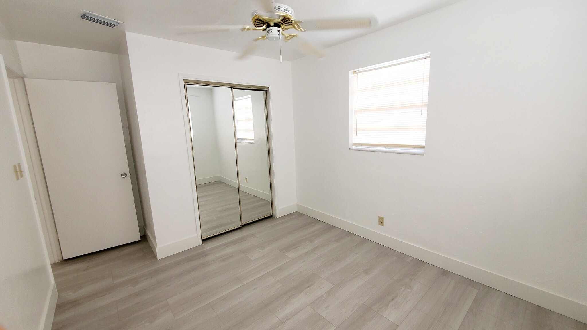 Bedroom - 4140 NE 3rd Ave