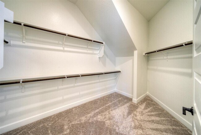 Building Photo - 245 Darley Oak Dr