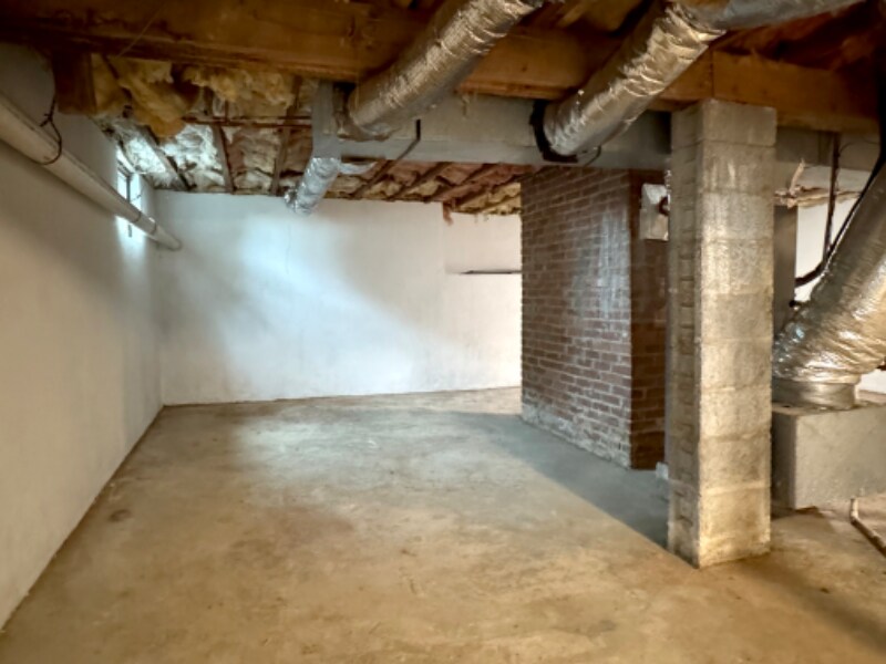 Building Photo - 1501 5th Ave W