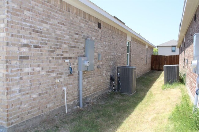 Building Photo - 6416 Bishop Dr