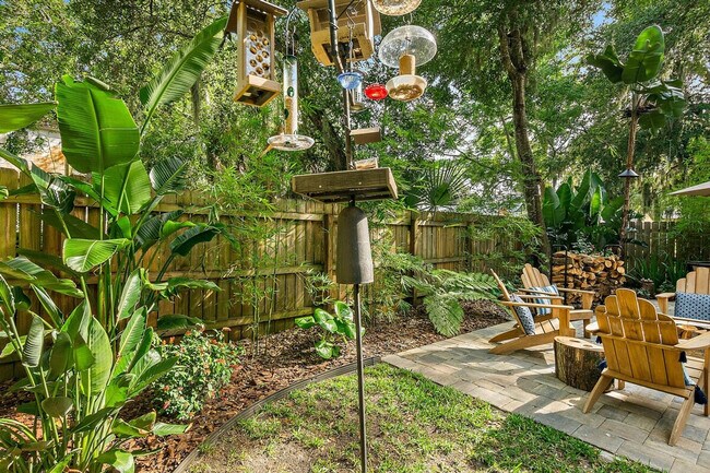 Building Photo - 27 Desoto Pl