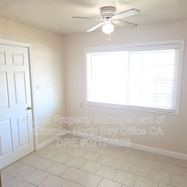 Building Photo - 1520 Joan Dr